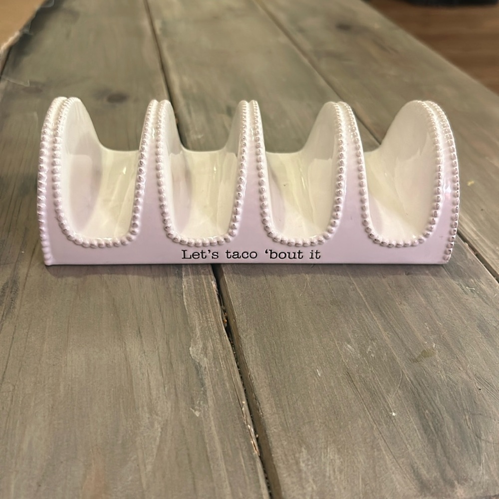 Mud pie “let’s taco about it”taco tray